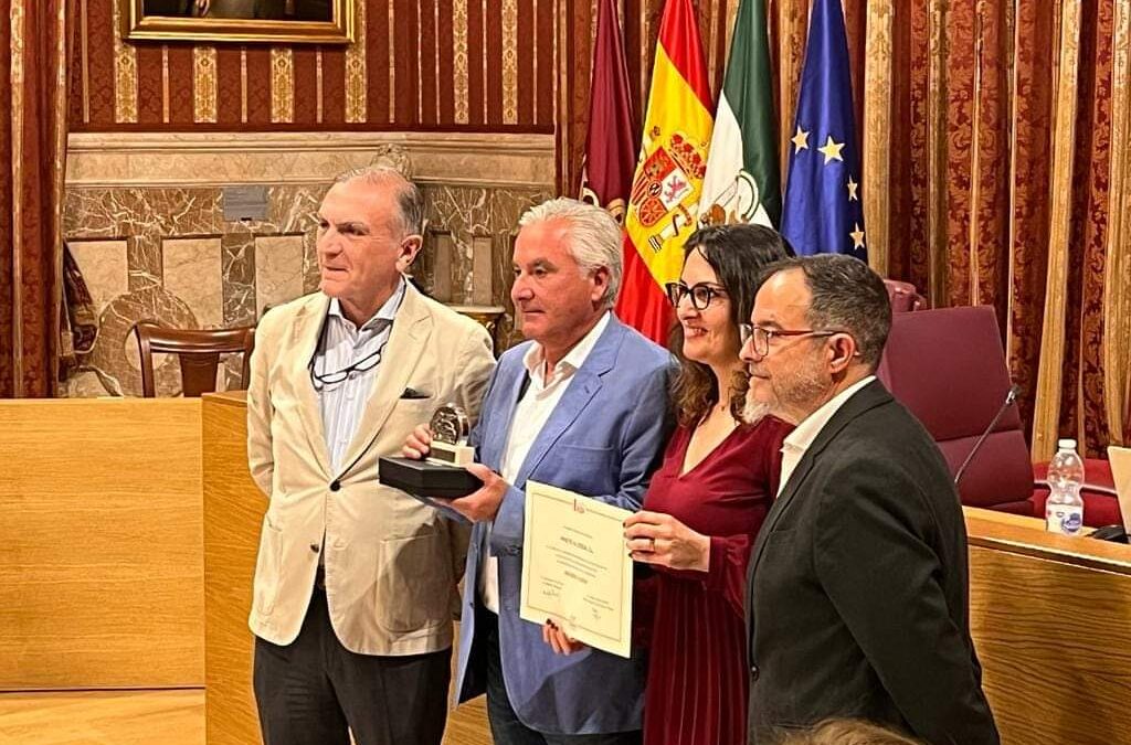La Agencia de seguros Prieto y Uceda recoge hoy su octavo premio consecutivo.